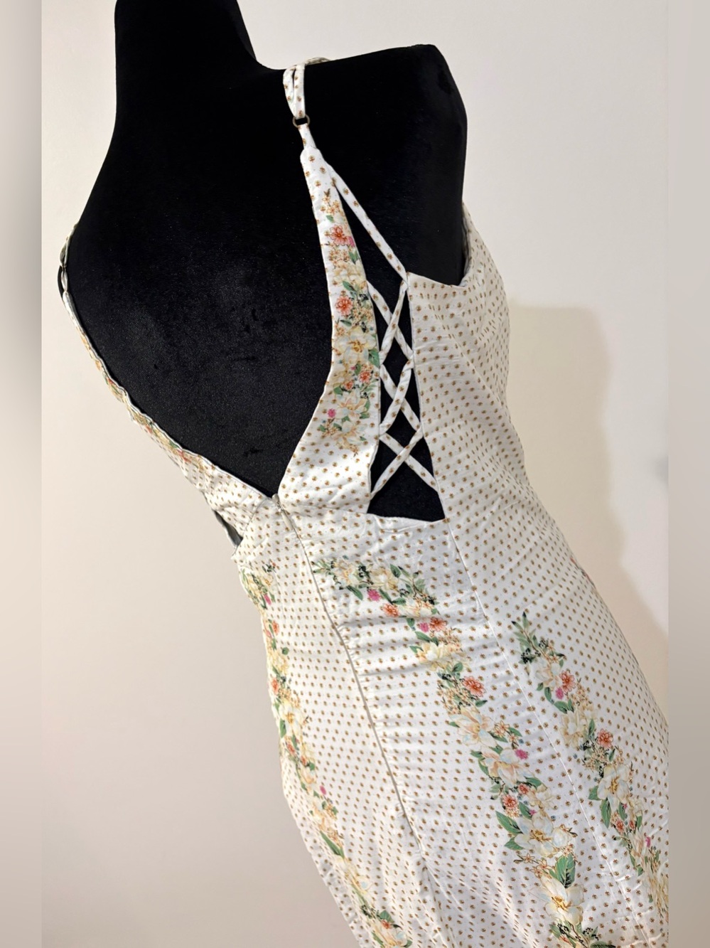 Farm Rio Long Floral Maxi Dress Size M Strappy V Neck White/Yellow - Picture 6 of 14